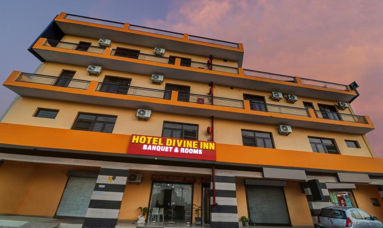 Itsy By Treebo - Divine Inn Chandigarh Exterior photo
