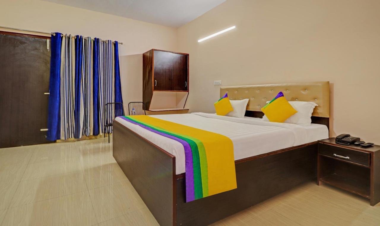 Itsy By Treebo - Divine Inn Chandigarh Exterior photo