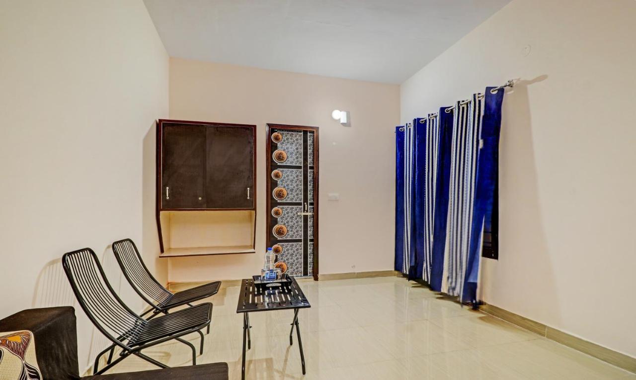 Itsy By Treebo - Divine Inn Chandigarh Exterior photo