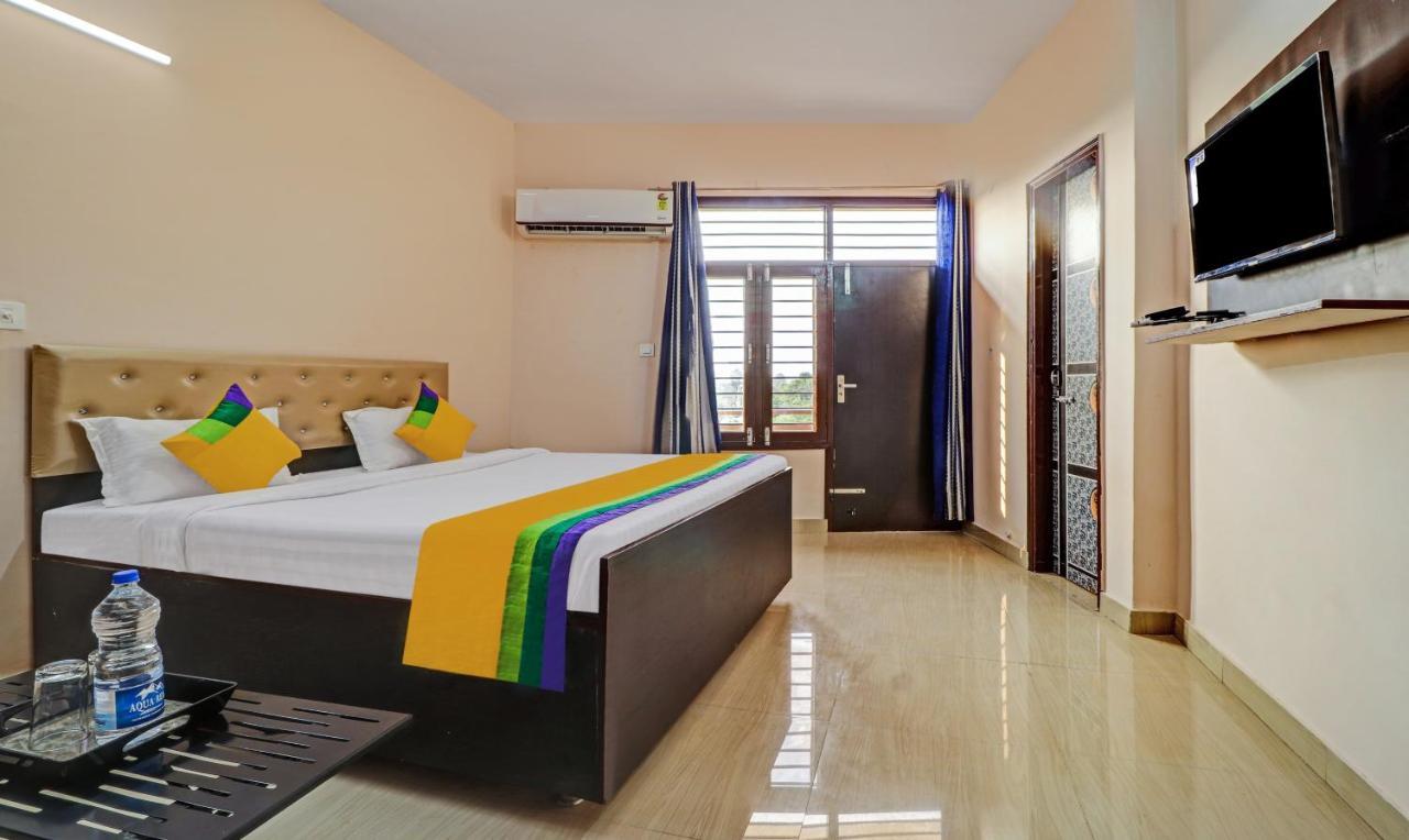 Itsy By Treebo - Divine Inn Chandigarh Exterior photo