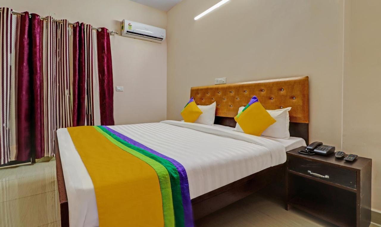 Itsy By Treebo - Divine Inn Chandigarh Exterior photo