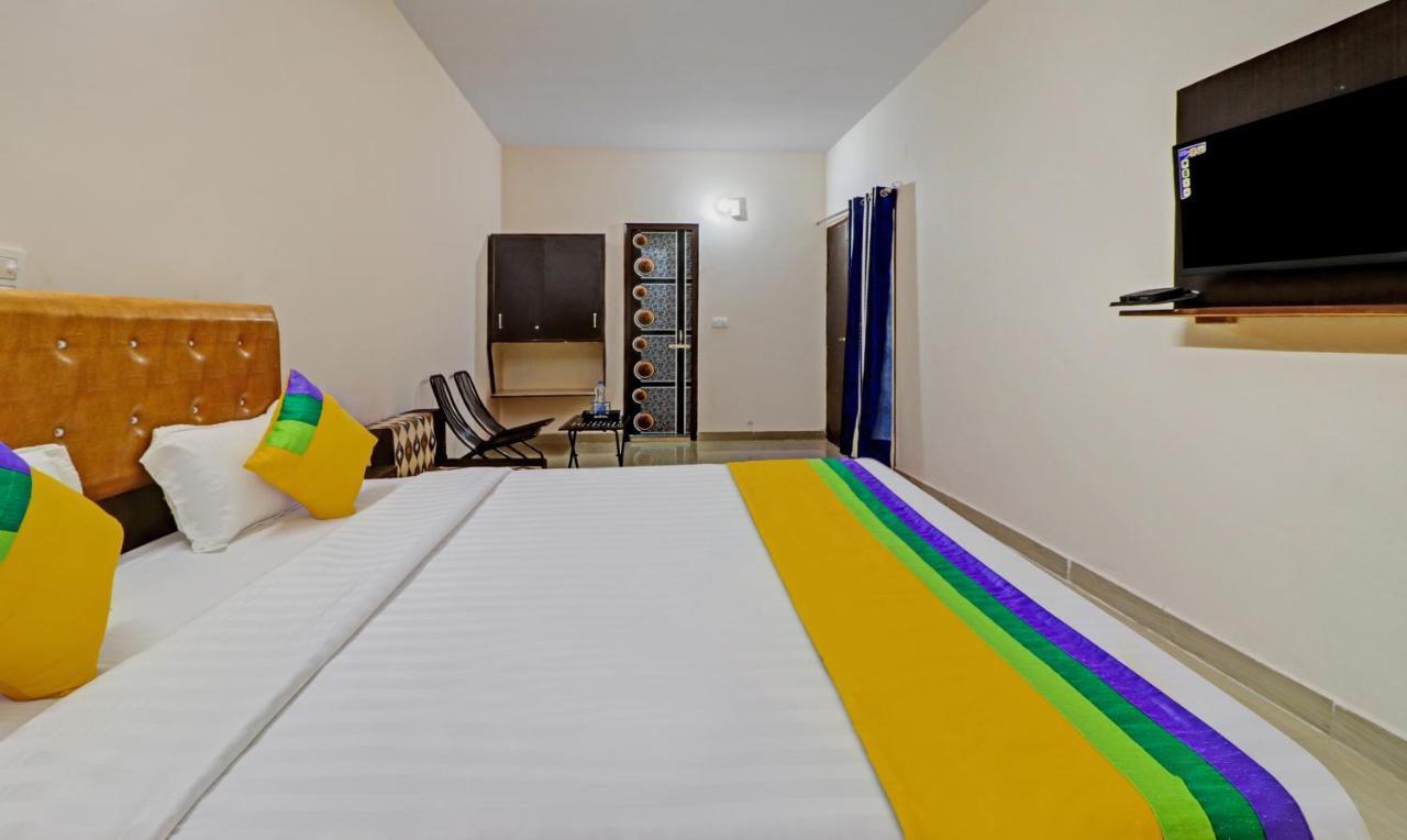 Itsy By Treebo - Divine Inn Chandigarh Exterior photo